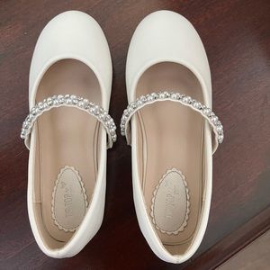 Tip Top Girls White Dress Shoes Size 1